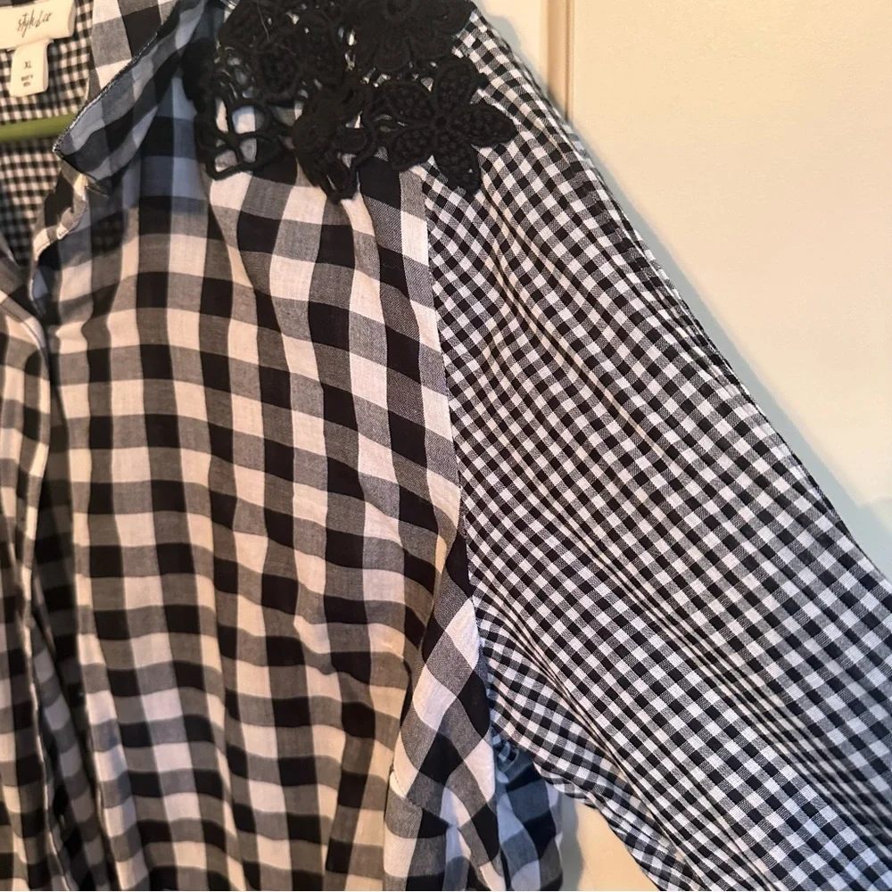 Style & Co XL BLACK & WHITE SHIRT WITH EMBROIDERY - Picture 5 of 8